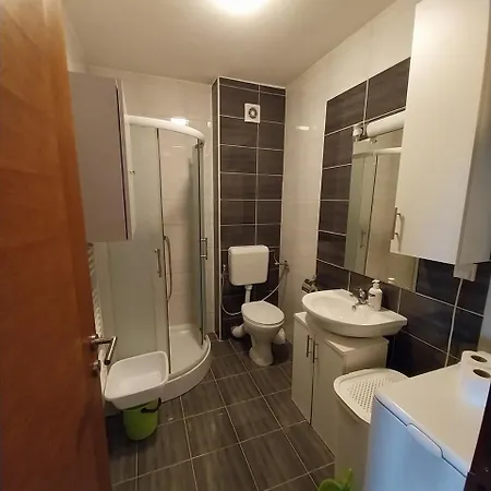 In Lukavica * Donje Mladice